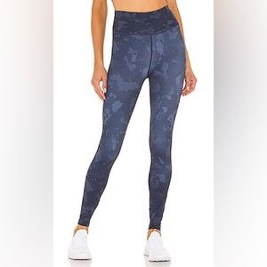 Lilybod- Millie Pant in Gray Stone Splatter Camo